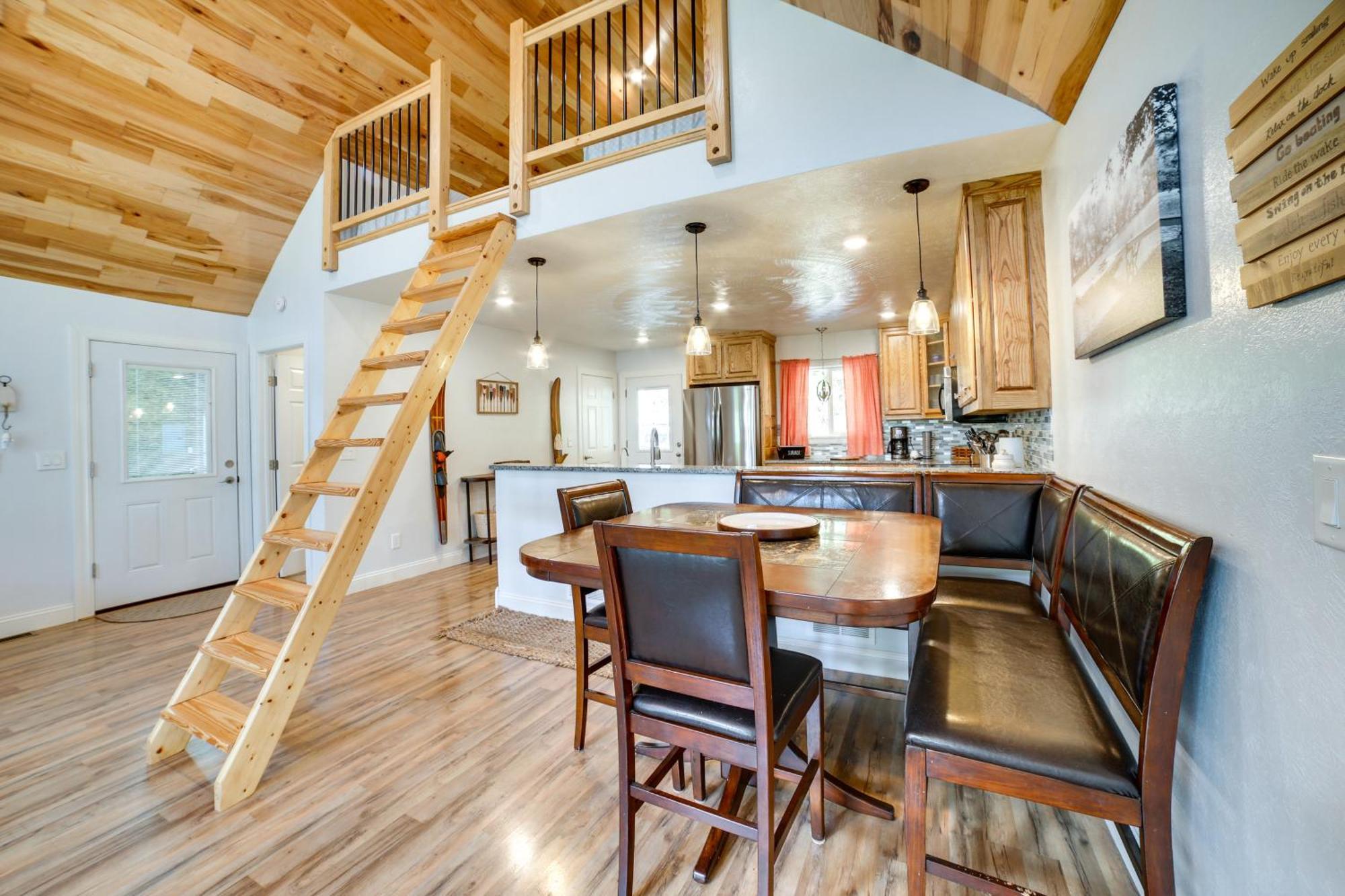 Waterfront Allegheny River Access, Dock Slip Holiday home *