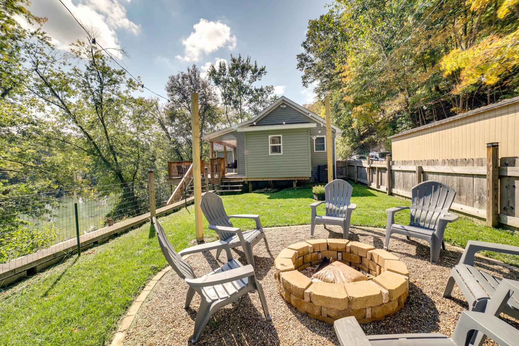 Waterfront Allegheny River Access, Dock Slip Holiday home *